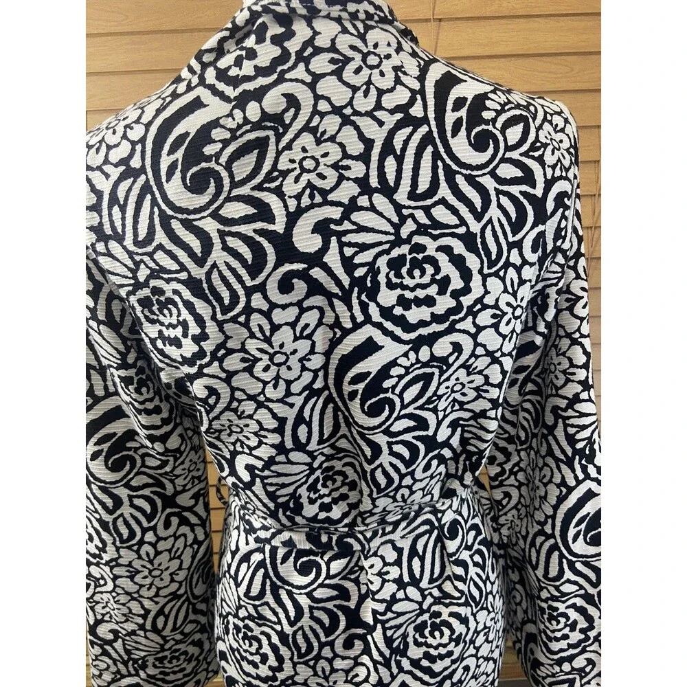 Chicos 0 Women’s  Black And White Psychedelic    Floral Jacket Whimsigoth  Tie
